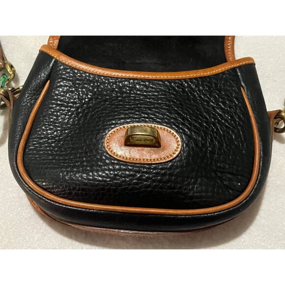 L.L. Bean Black Pebbled Leather Crossbody Bag With Adjustable Strap & Brass Hard - Picture 4 of 7
